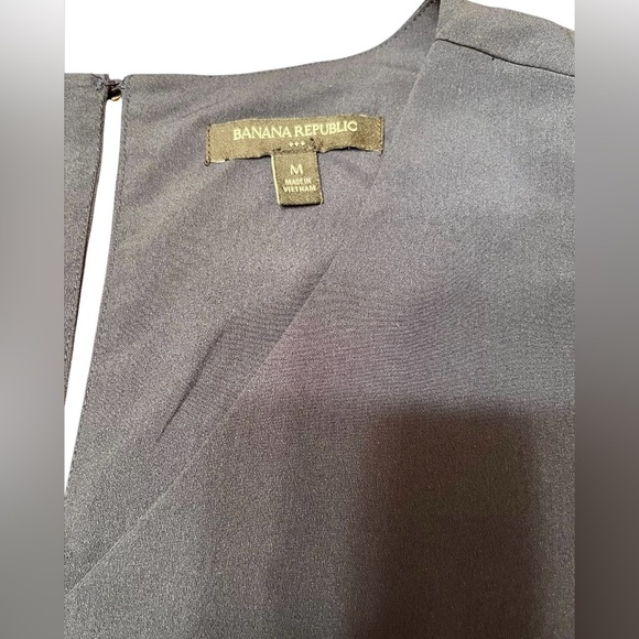 Banana Republic Blue Tiered V-Neck Sleeveless Blouse Size M - Picture 9 of 13